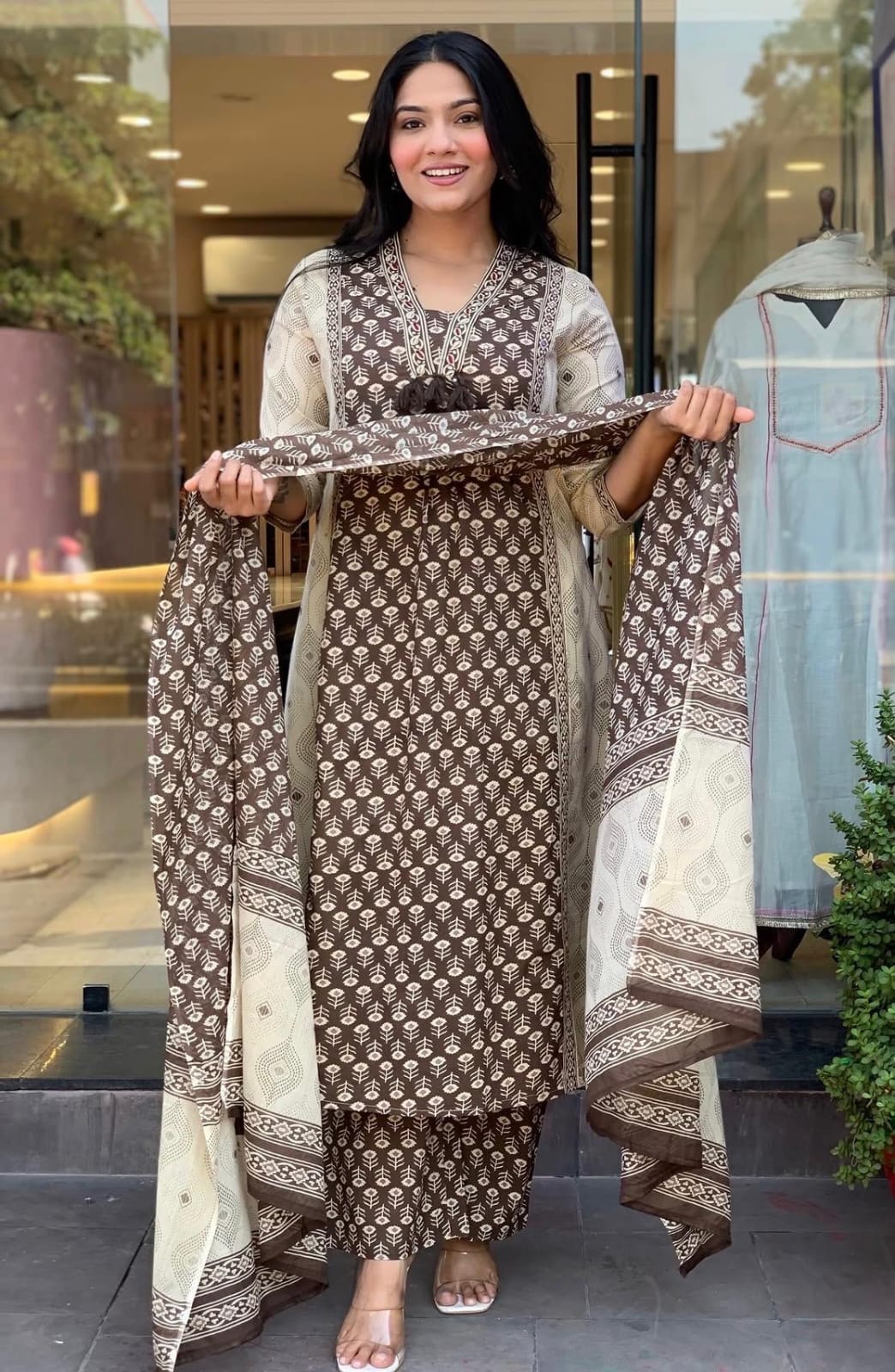 A Line Print Kurta 3 Pcs Set  Pant  Set With New Style in Maching